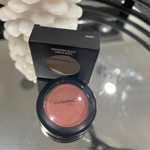 1 New MAC Sheertone Blush - Peaches, Prisn, or Gingerly - Picture 2 of 4